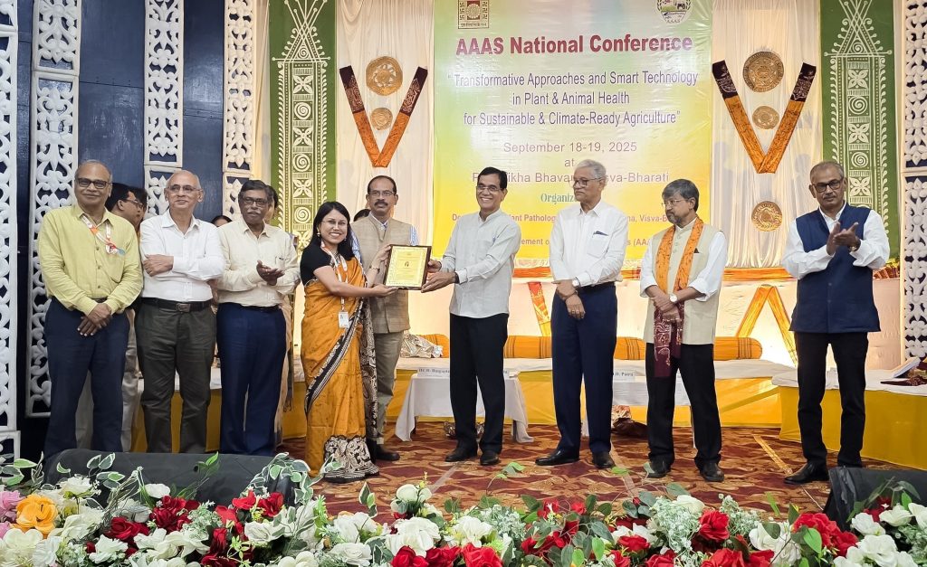 Dr. Rebeka Sinha receiving the Associateship of the Academy for Advancement of Agricultural Sciences (AAAS)